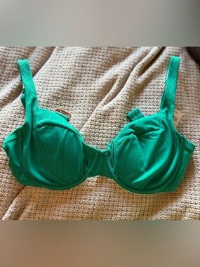 Shade & Shore Emerald Green Ribbed Underwire Bikini Top
